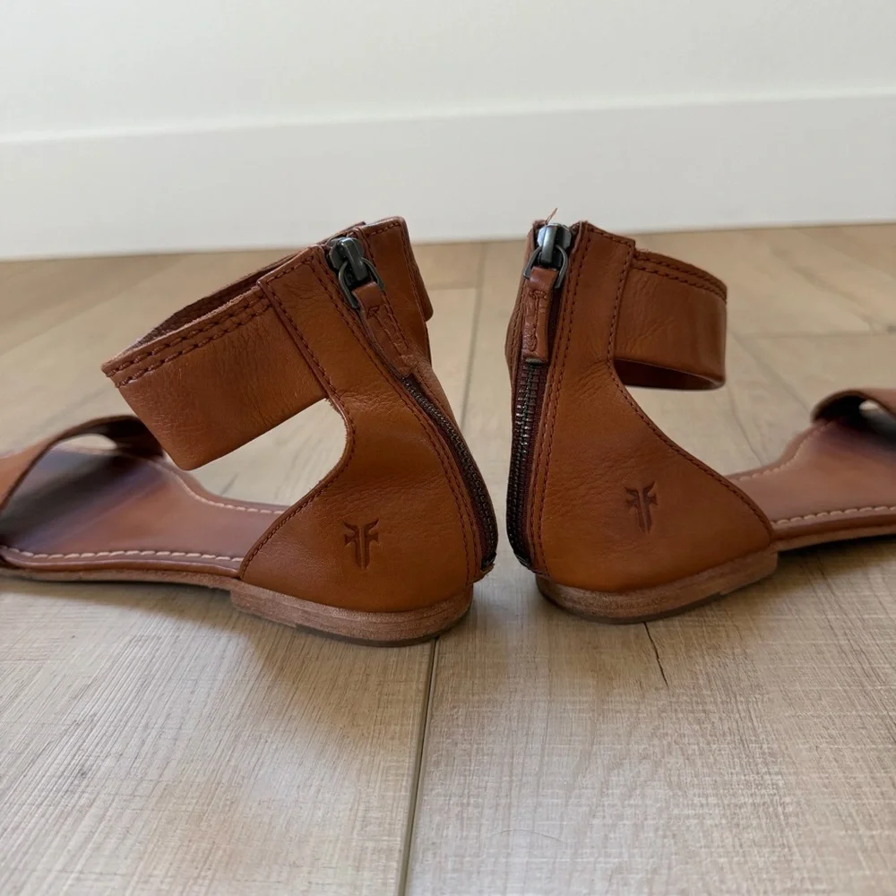 Frye Carson Sandals Womens Size 8 Ankle Strap Brown Leather Designer Summer Flat - Picture 3 of 6
